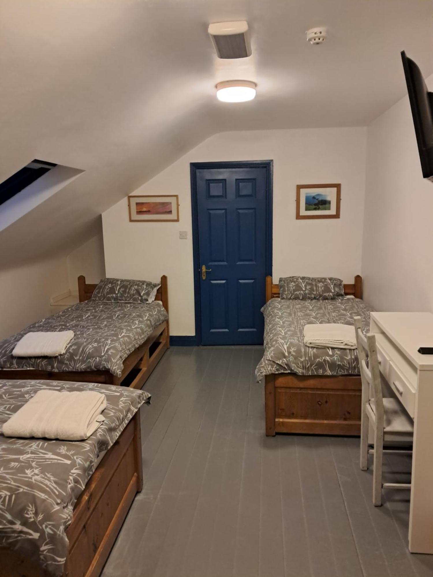 Coastguard Lodge Hostel At Tigh Tp Glaise Bheag Quarto foto